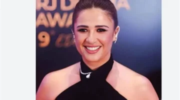 ياسمين عبد العزيز تبهر بإطلالة Dolce & Gabbana الجريئة